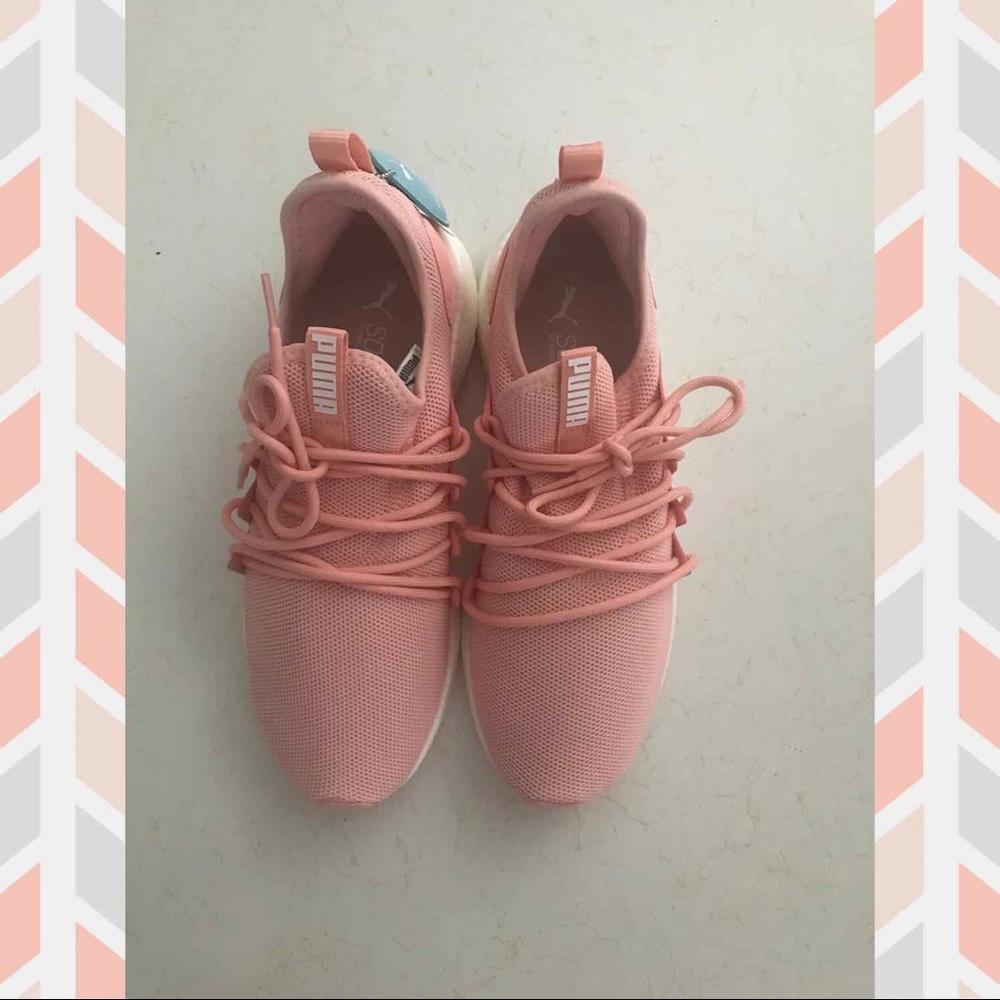NIB PUMA Peach Bud Women’s Sneakers